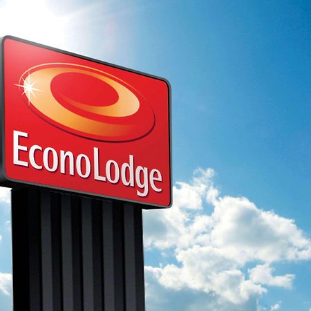 Econo Lodge Forest City Bagian luar foto