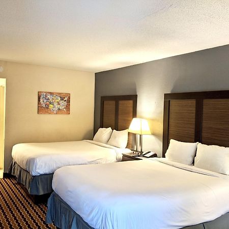 Econo Lodge Forest City Bagian luar foto