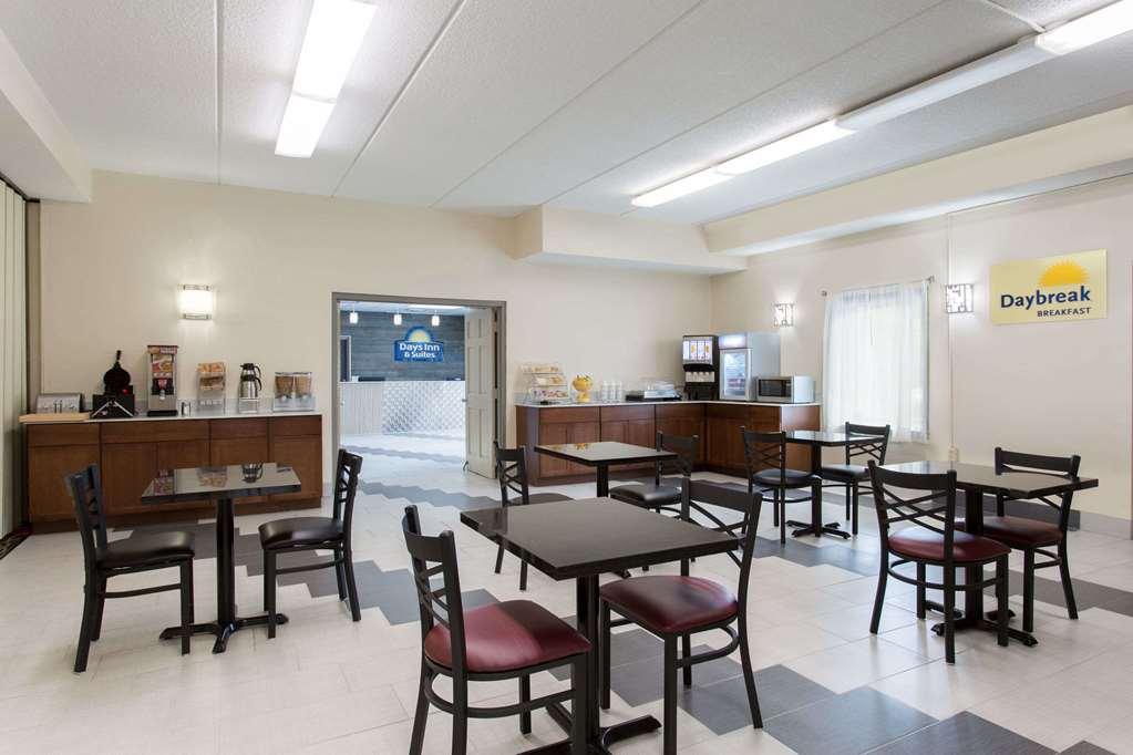 Econo Lodge Forest City Bagian luar foto