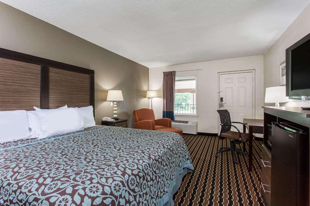 Econo Lodge Forest City Bagian luar foto