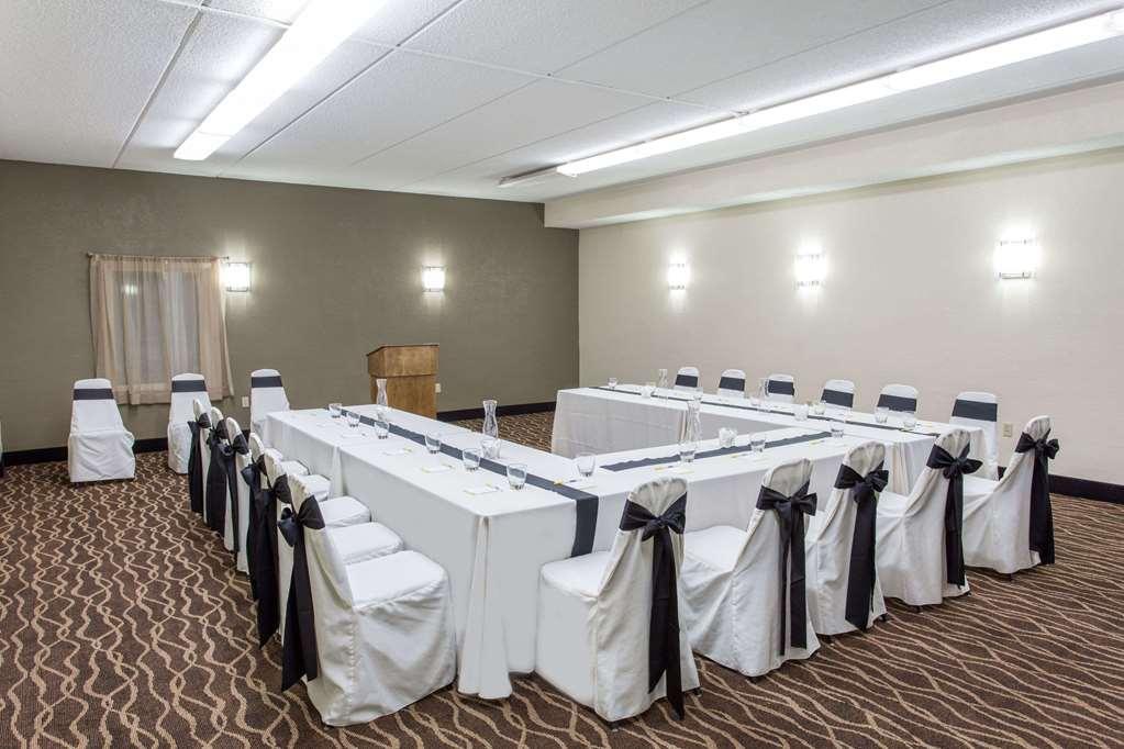 Econo Lodge Forest City Bagian luar foto