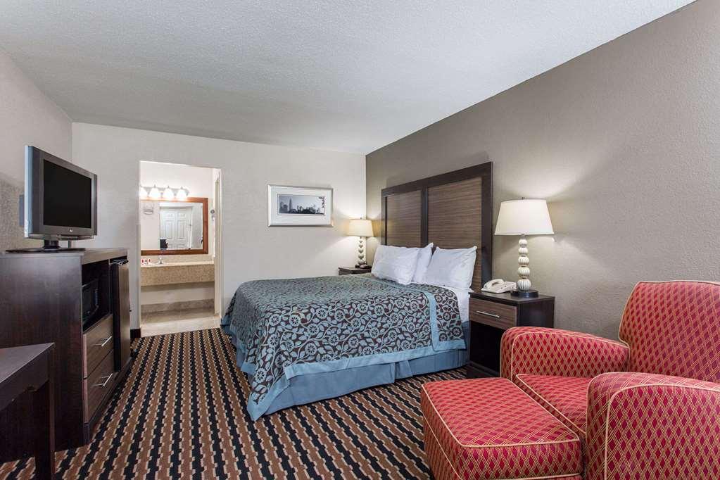 Econo Lodge Forest City Bagian luar foto
