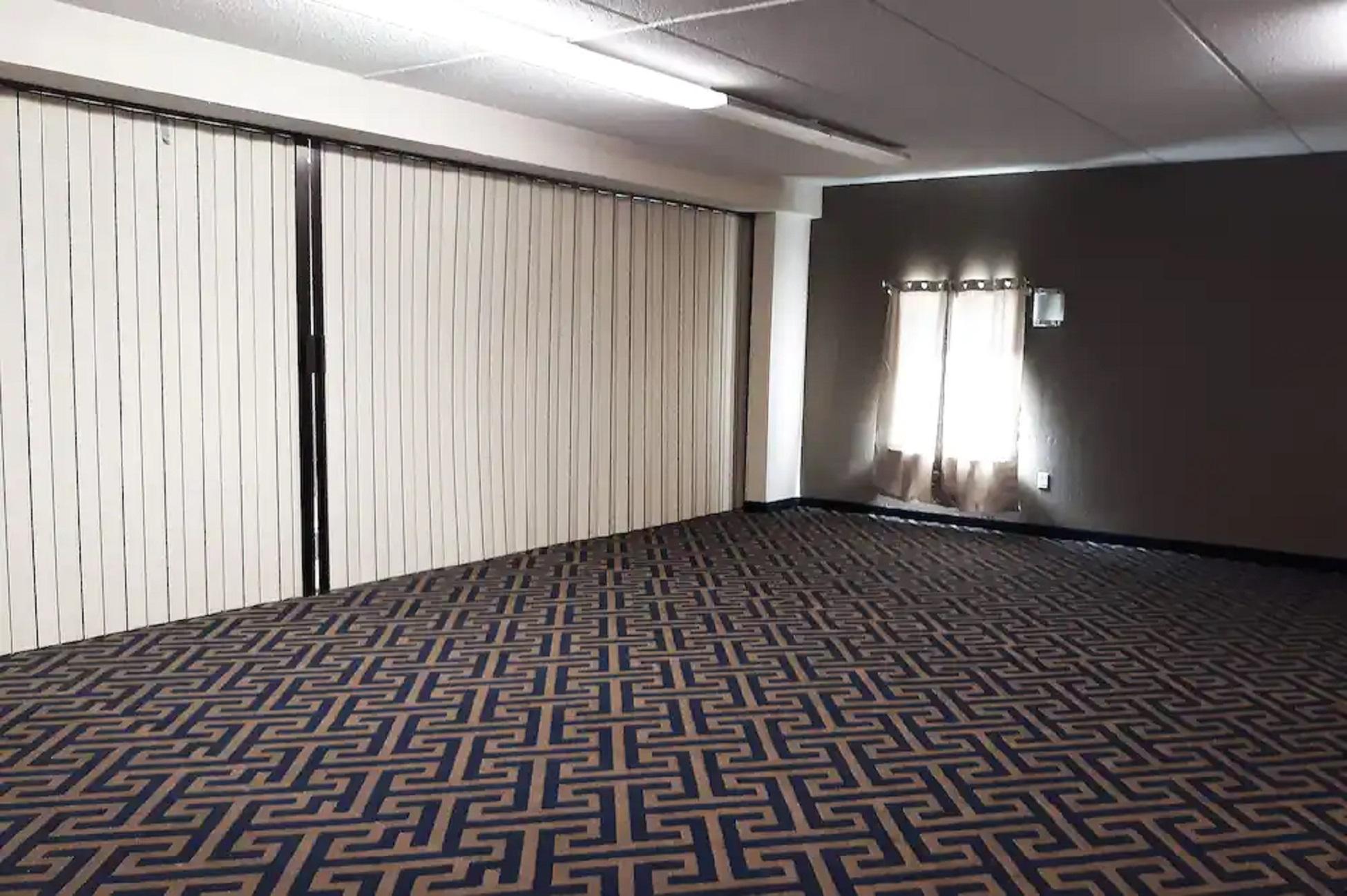 Econo Lodge Forest City Bagian luar foto