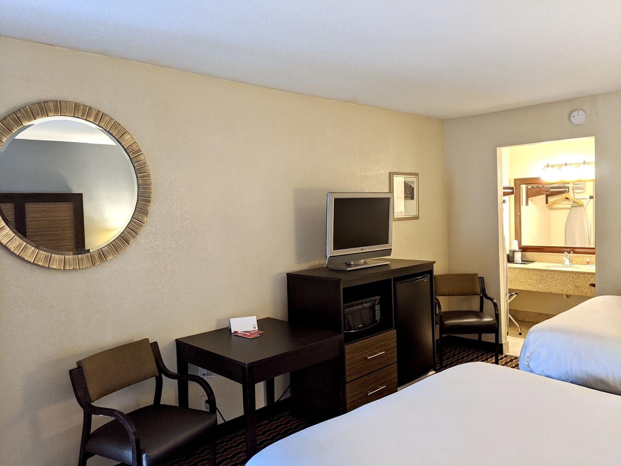 Econo Lodge Forest City Bagian luar foto