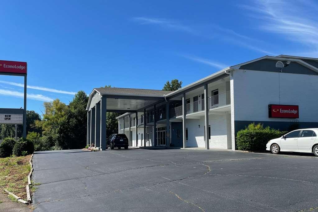 Econo Lodge Forest City Bagian luar foto